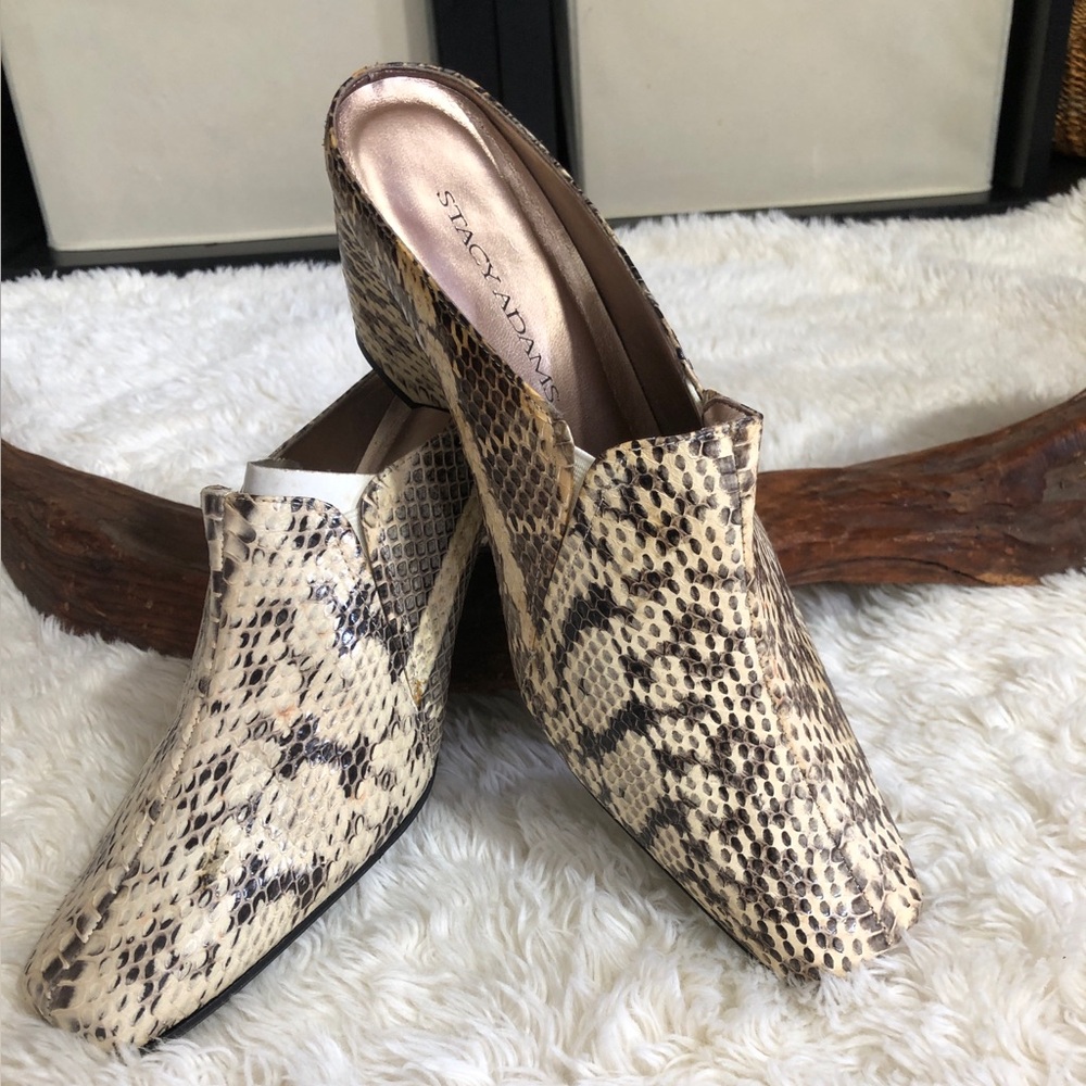 Stacy Adams Women's Snakeskin Mules Cream and Brown